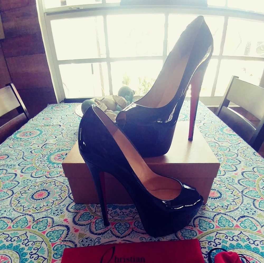 Authentic Gorgeous Christian Louboutin